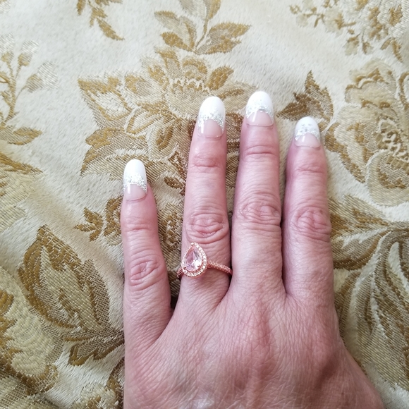 Rose Gold Pink stone Ring - Picture 4 of 6